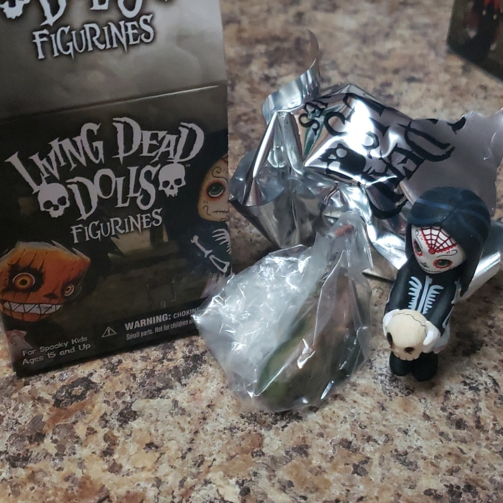Living Dead Dolls 2 " cavalera figure.
